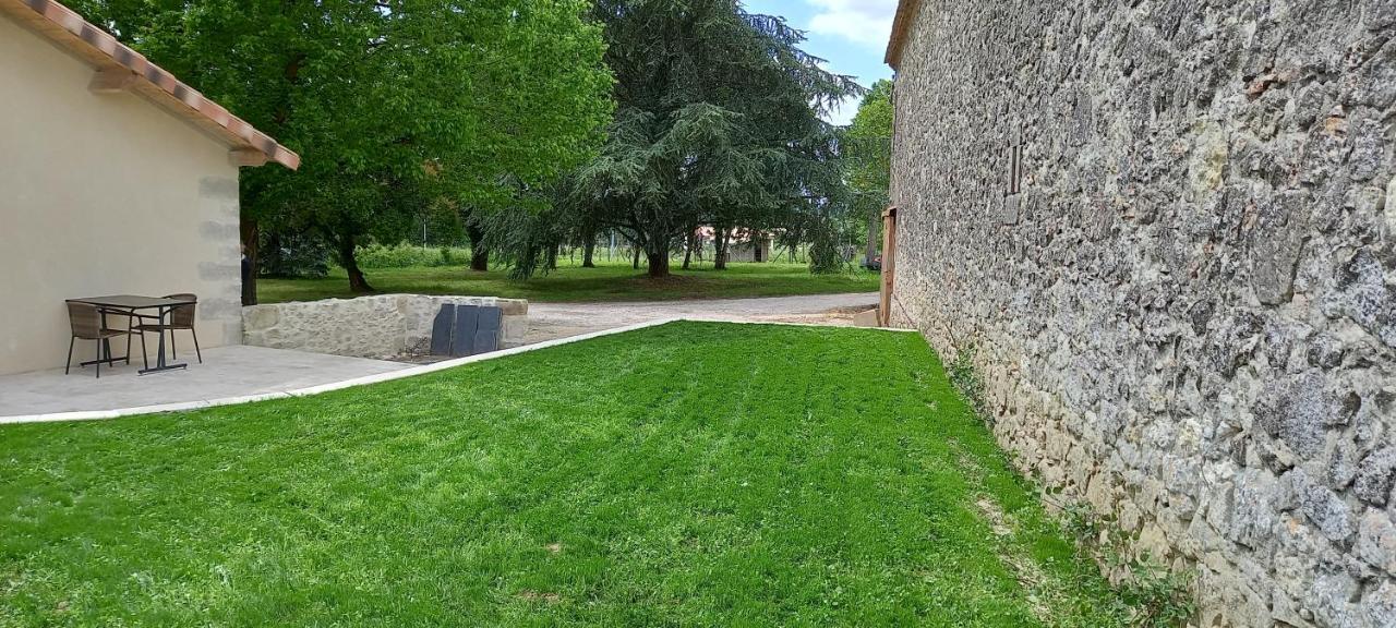 L'Atelier D'Andre Bed & Breakfast Monbahus Dış mekan fotoğraf